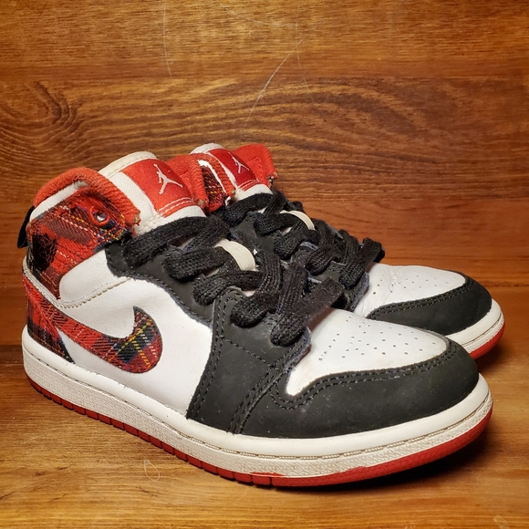 santa jordan 1